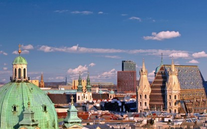 Atemberaubende Aussicht auf die Wiener Skyline, geprägt von historischen und modernen Gebäuden.