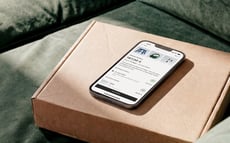 a phone with an open Riverty app 