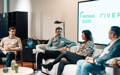 RMC Panelisten auf dem Sofa