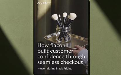 Case study cover with makeup brushes and the title about flaconi’s seamless checkout.