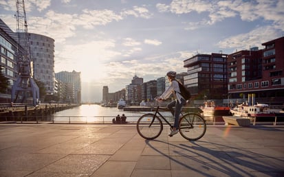 women-on-bike