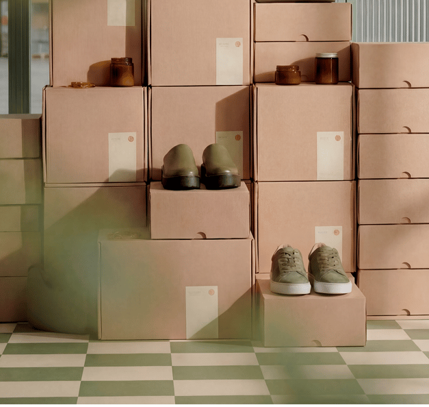 Kartons mit Einkäufen